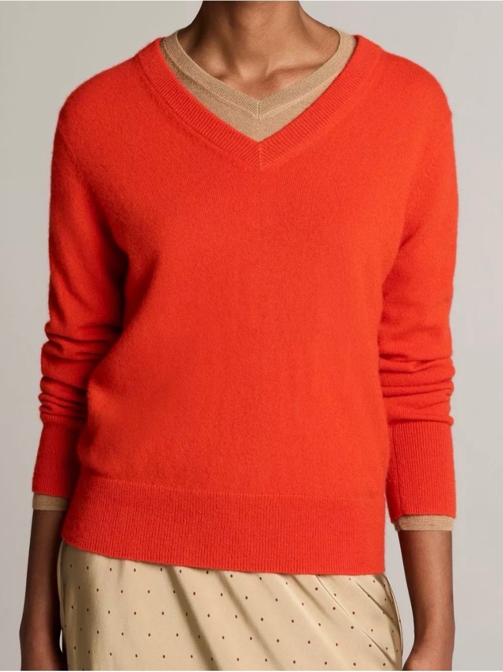 Banana Republic Women's V-Neck Sweater in Bright Orange Merino extra fine WOOL